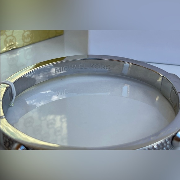 Michael Kors Heritage Astor Pave Hinged Silver Bracelet - Picture 7 of 11